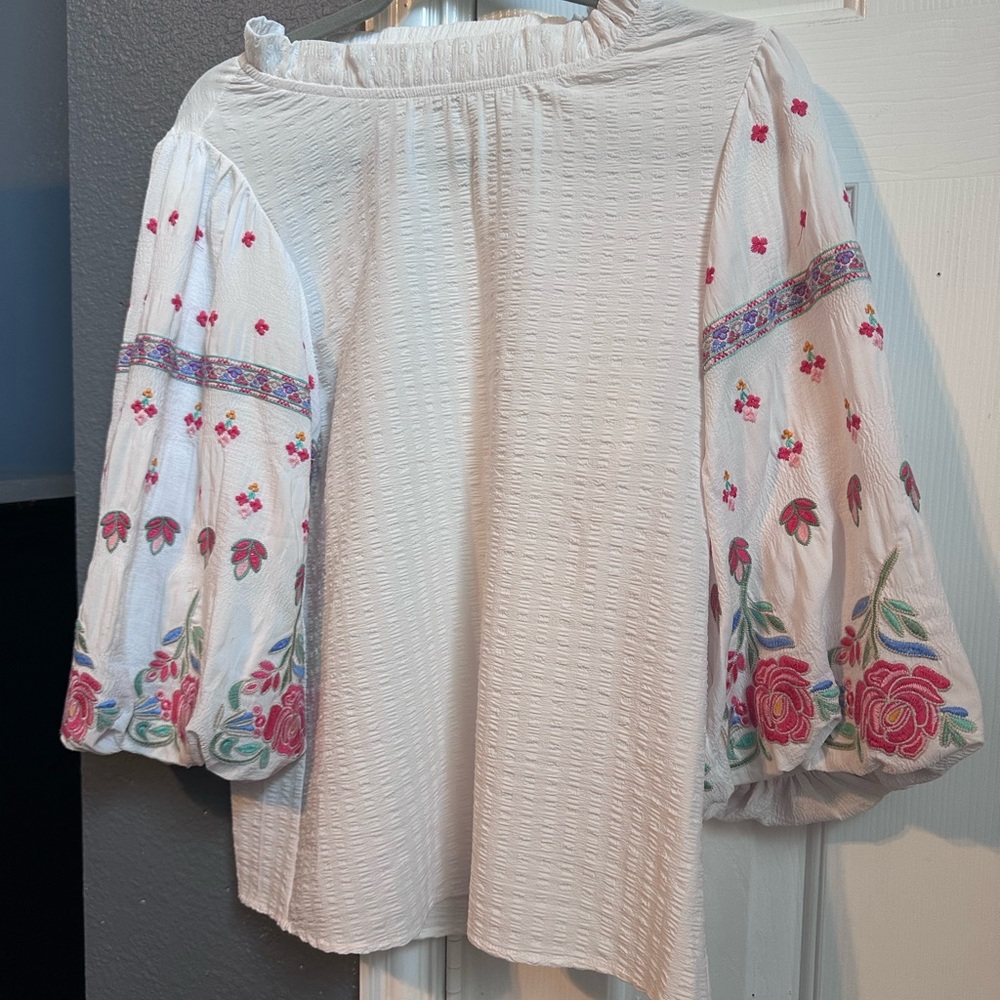 THML NWOT white embroidered puff sleeve shirt women’s small - Picture 2 of 5